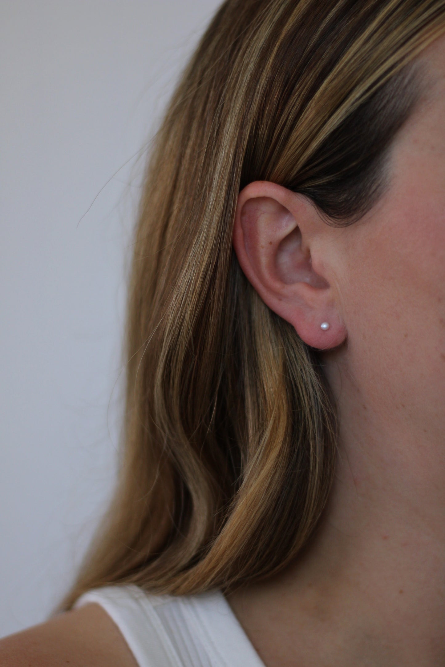 Tiny earstick