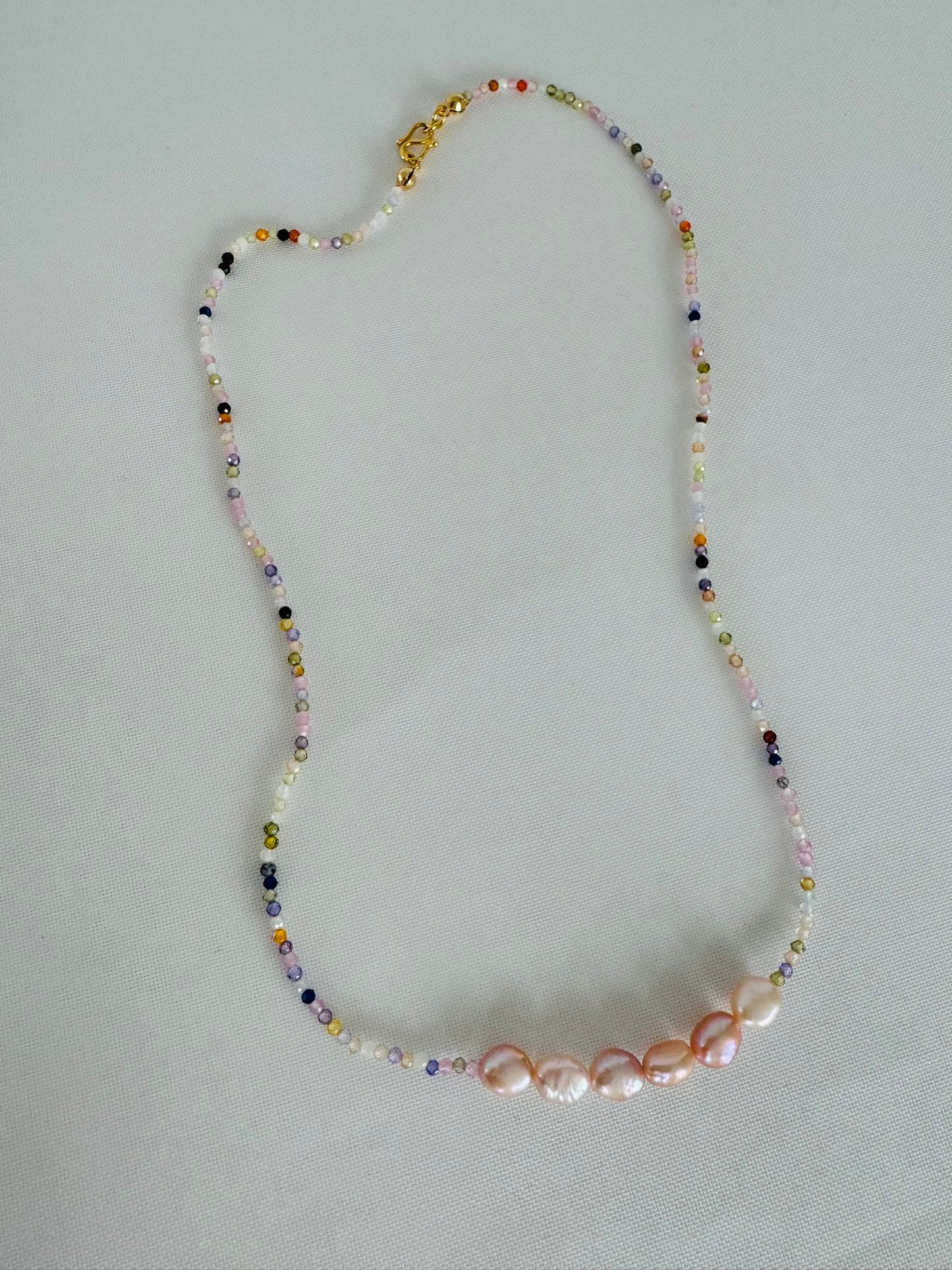 Pearly rainbow Necklace